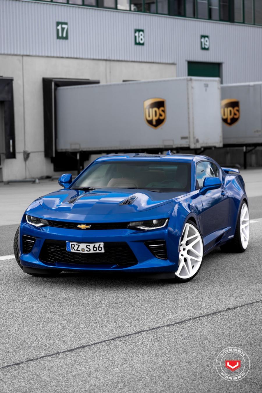  Chevrolet Camaro SS on Vossen Wheels (VPS-315T) 2017 года  (фото 13 из 22)